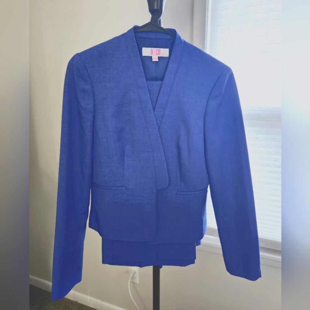 2 pcs Pants Suit size 4